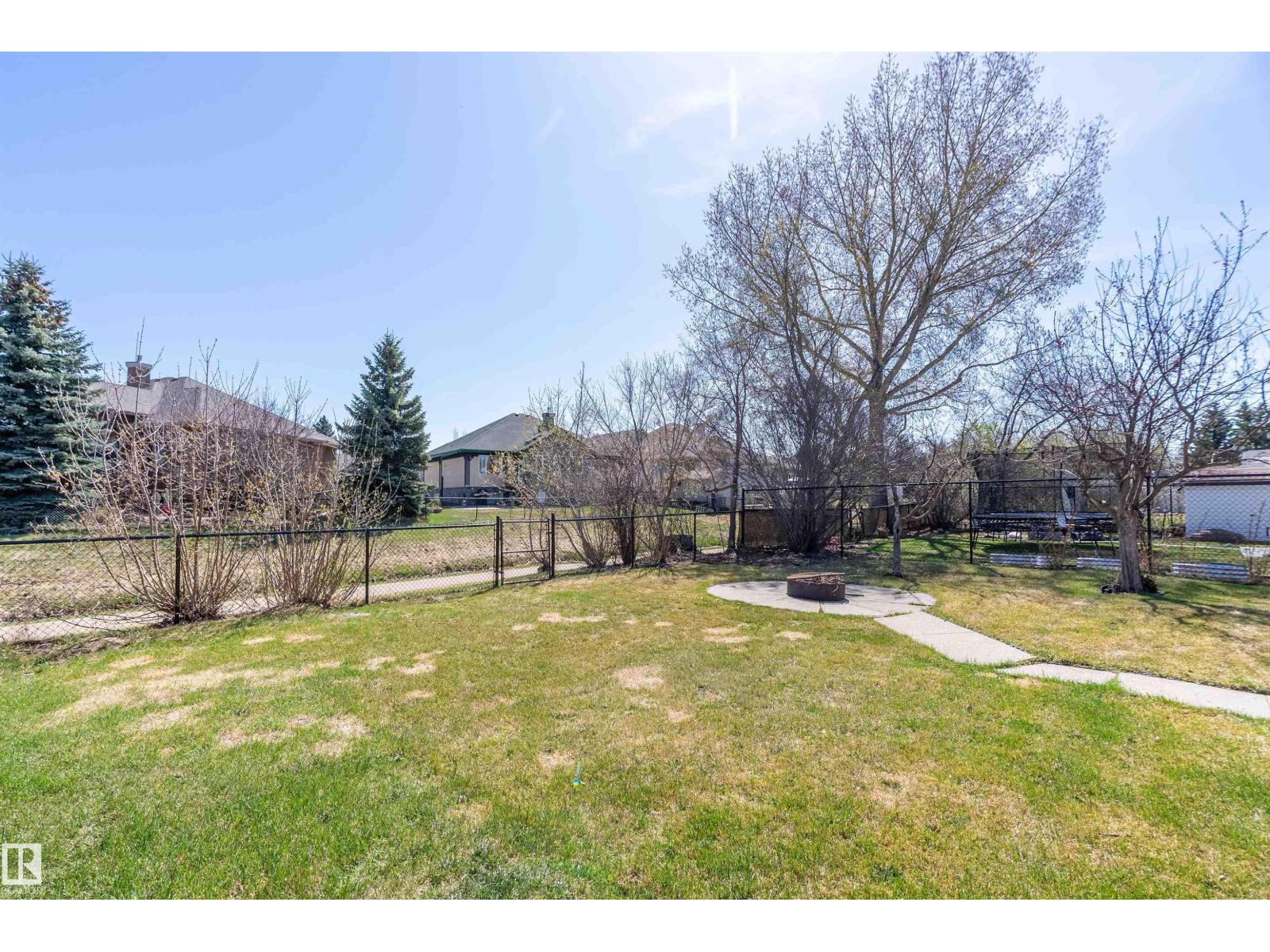 5421 46 ST - 42