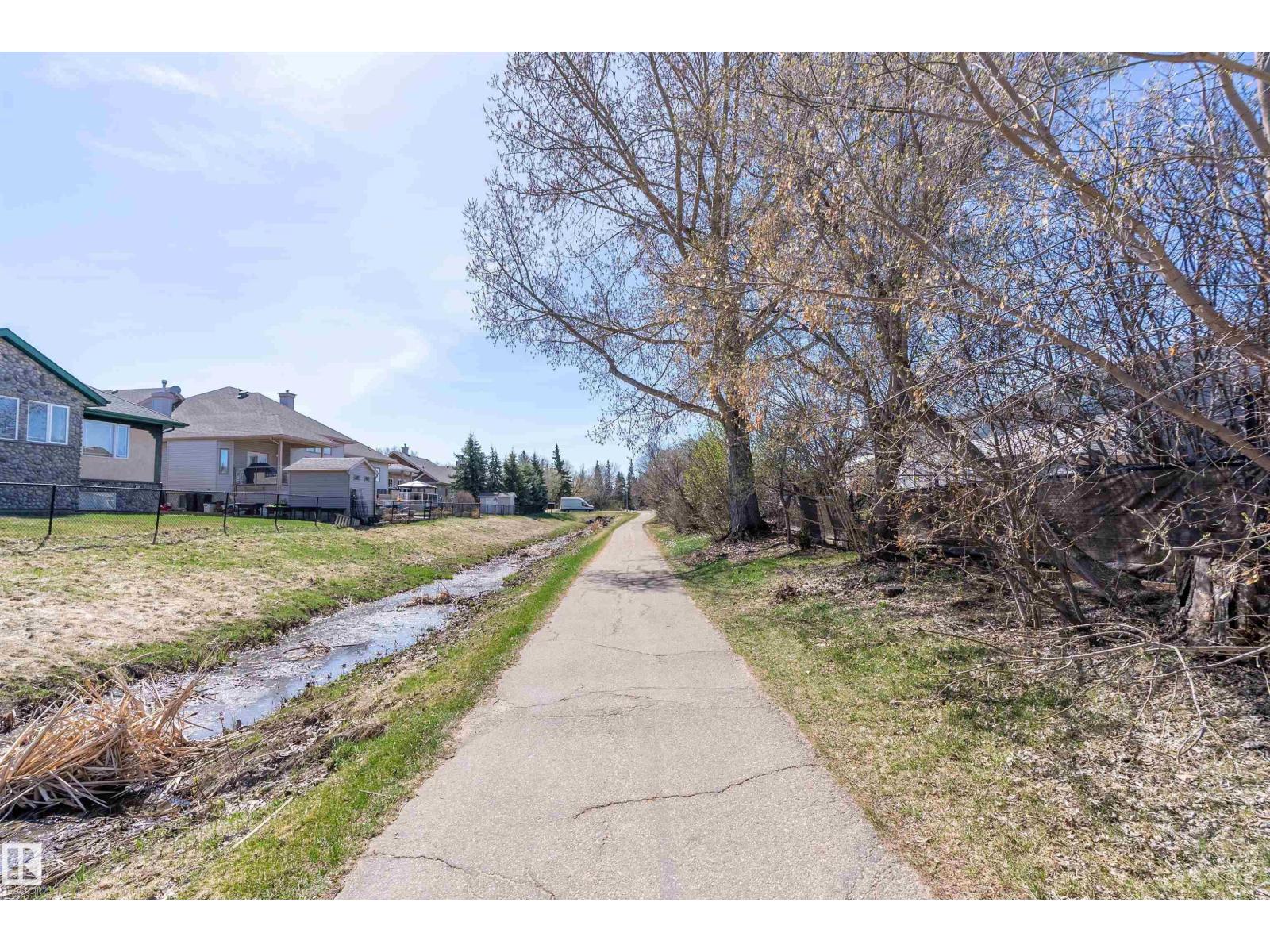 5421 46 ST - 47