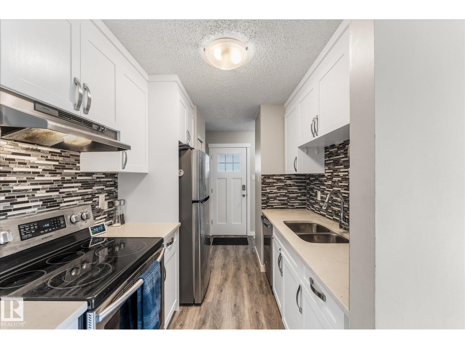 35 MCLEOD PL NW - 11