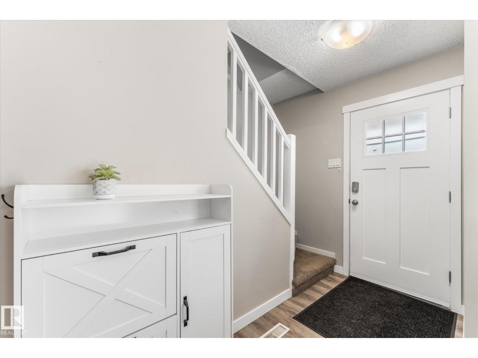 35 MCLEOD PL NW - 4