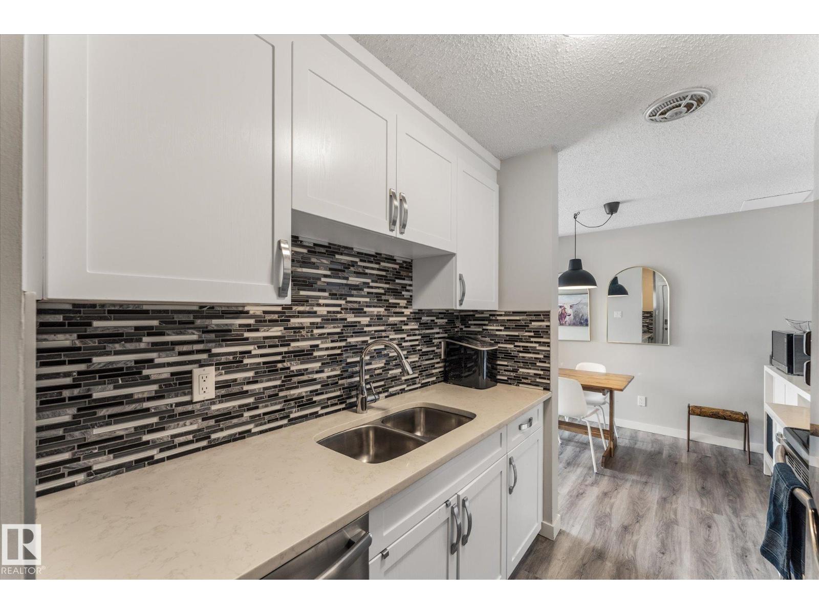 35 MCLEOD PL NW - 12