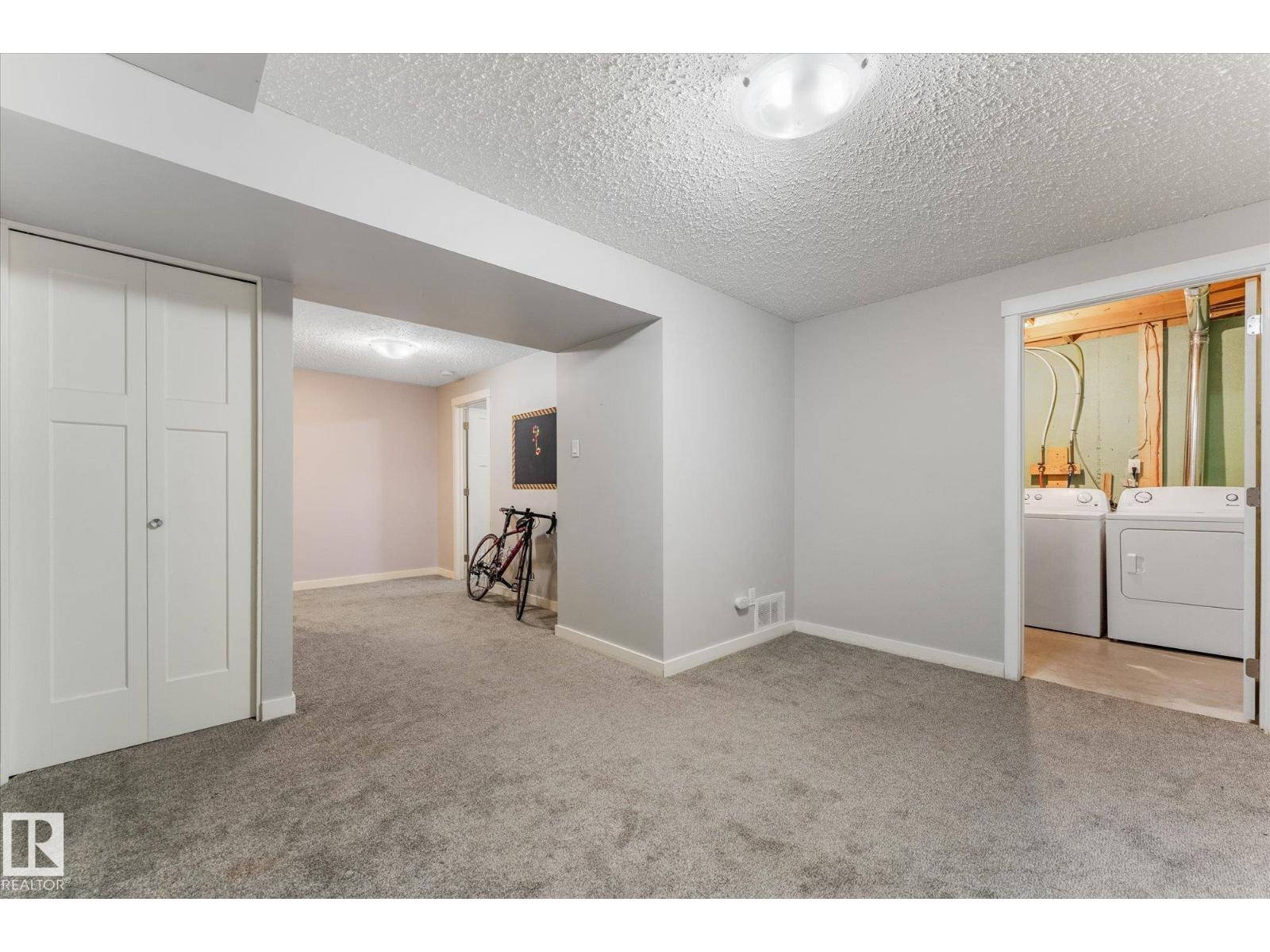 35 MCLEOD PL NW - 24
