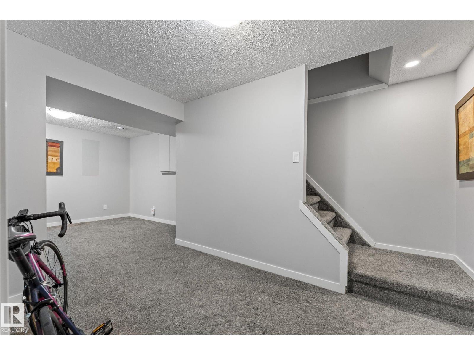35 MCLEOD PL NW - 23