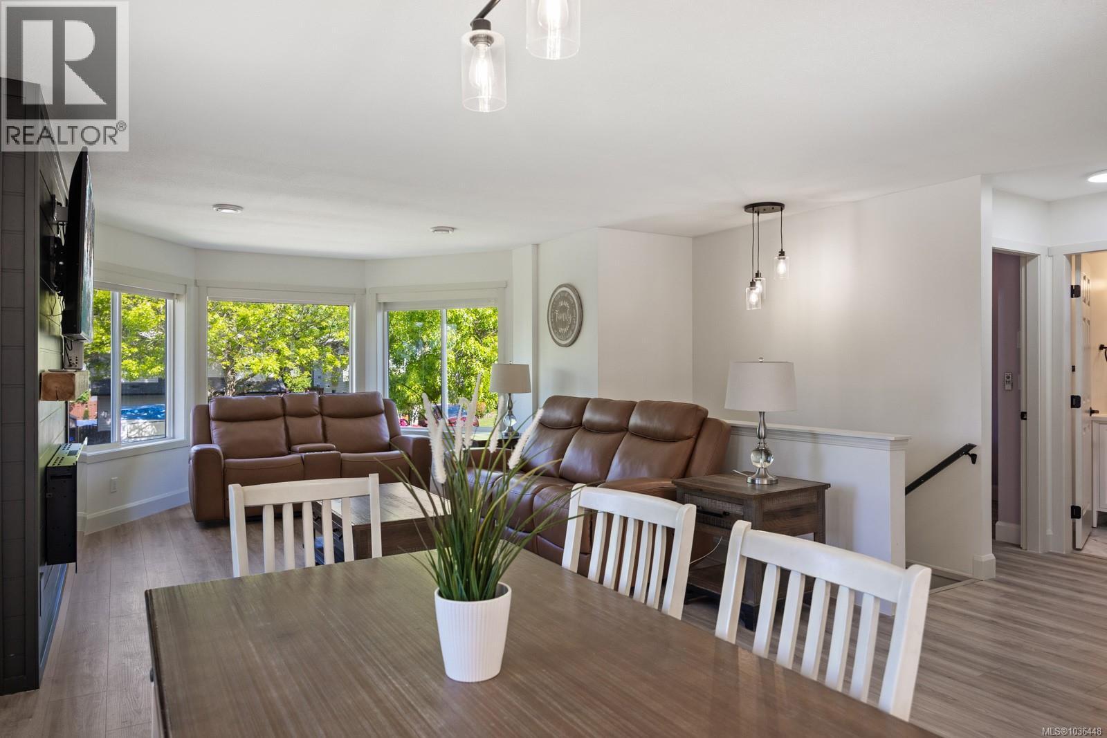 2203 Tamarack Dr - 11