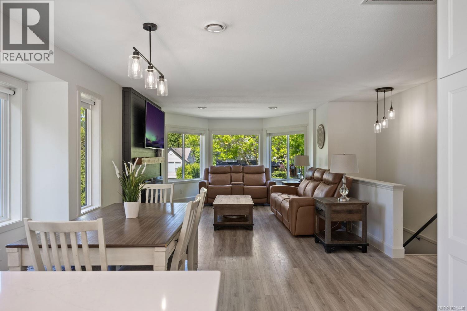2203 Tamarack Dr - 12