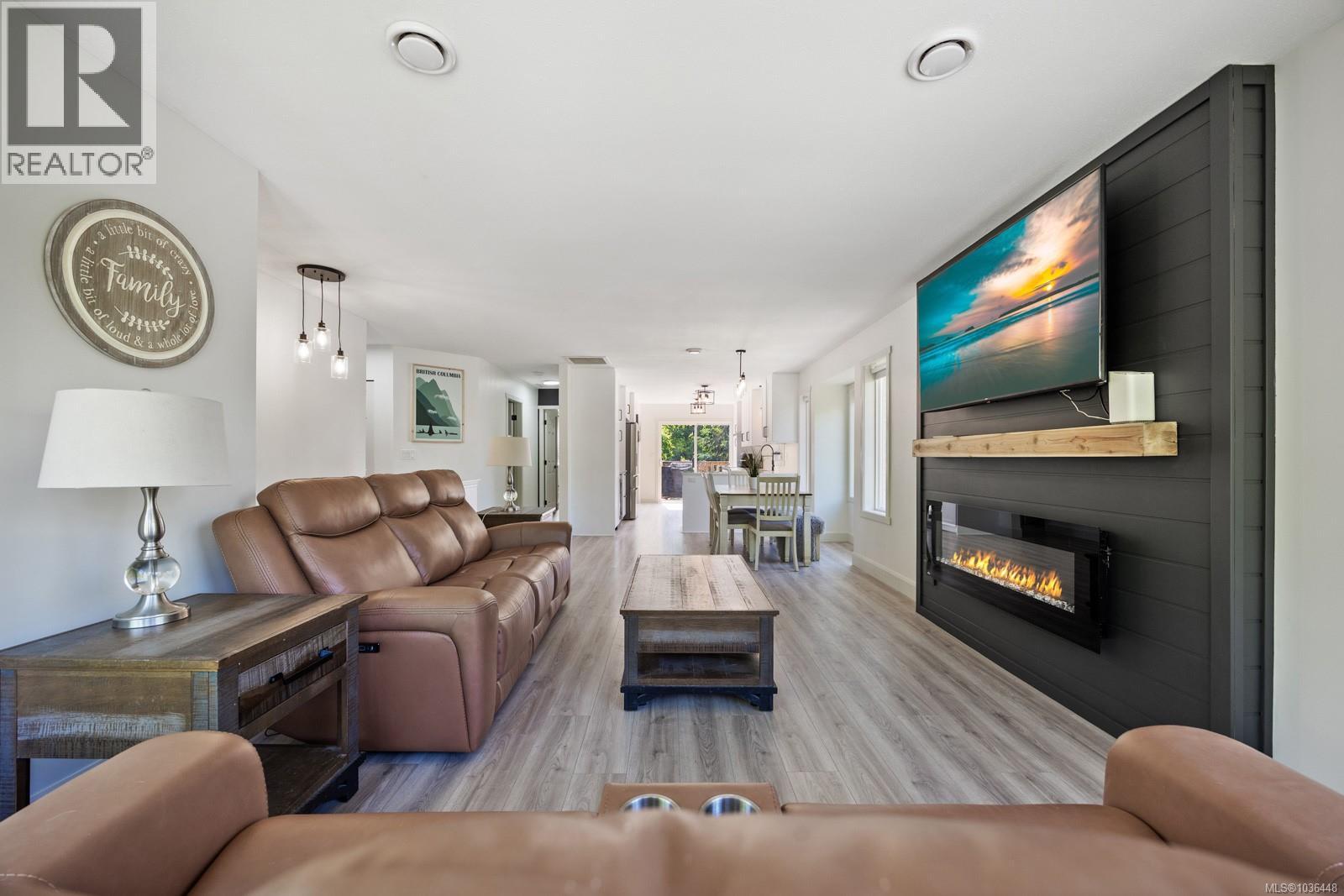 2203 Tamarack Dr - 10