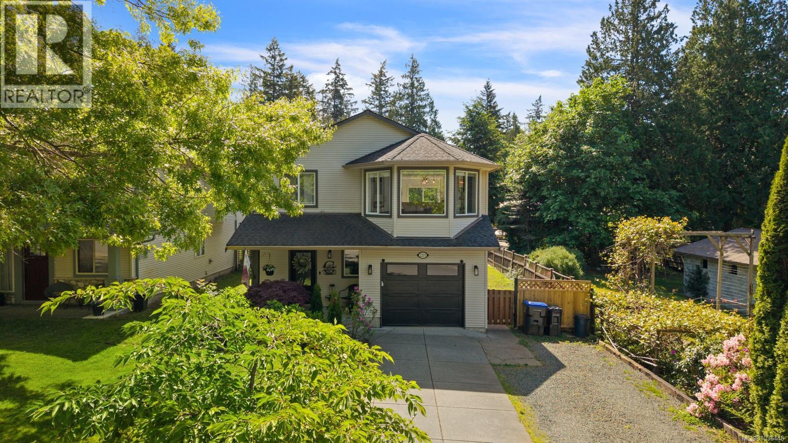 2203 Tamarack Dr - 37