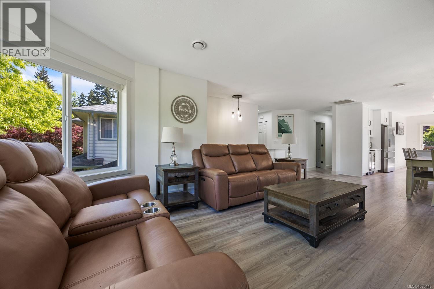 2203 Tamarack Dr - 9