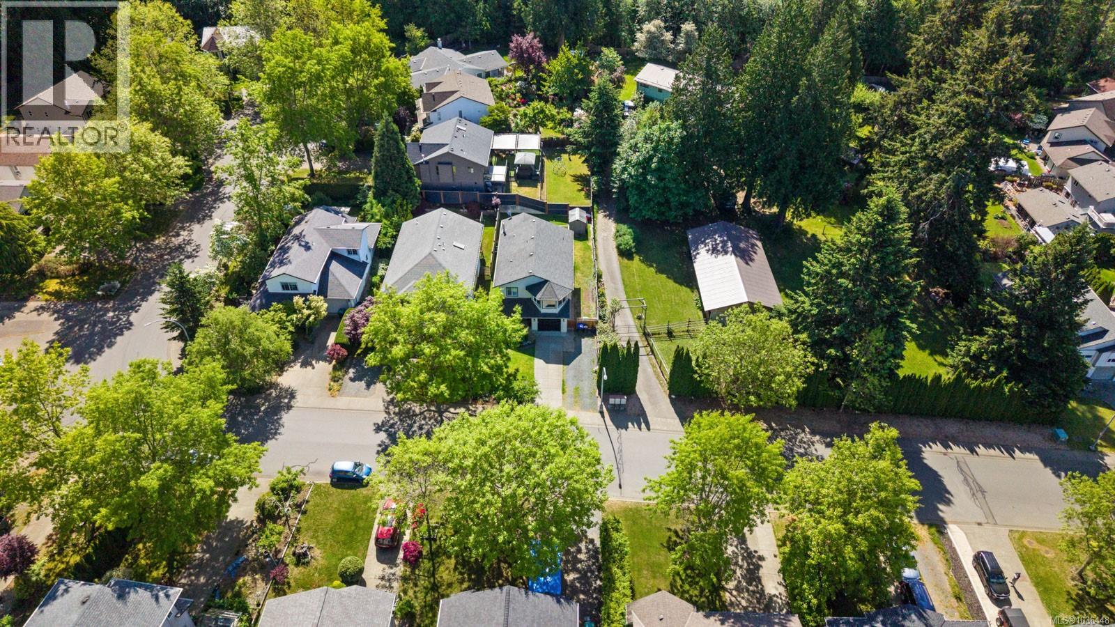 2203 Tamarack Dr - 34
