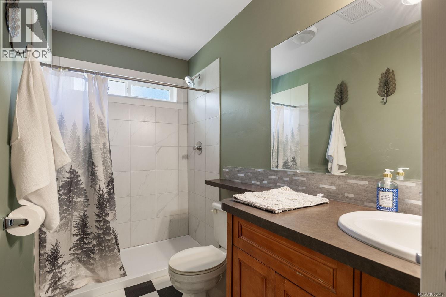 2203 Tamarack Dr - 28