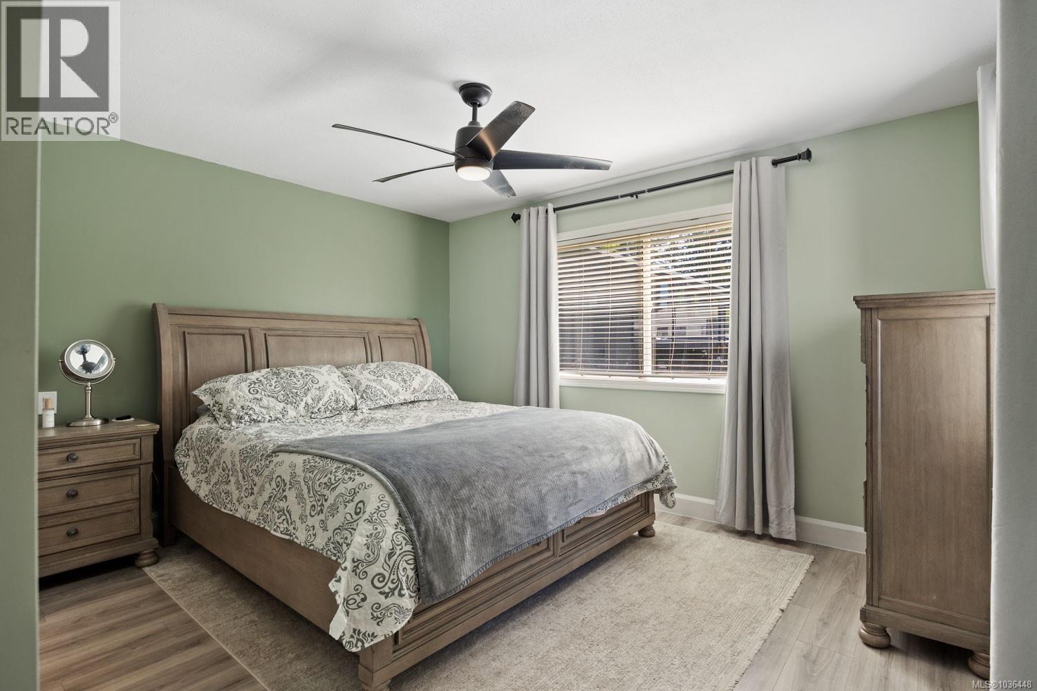2203 Tamarack Dr - 22