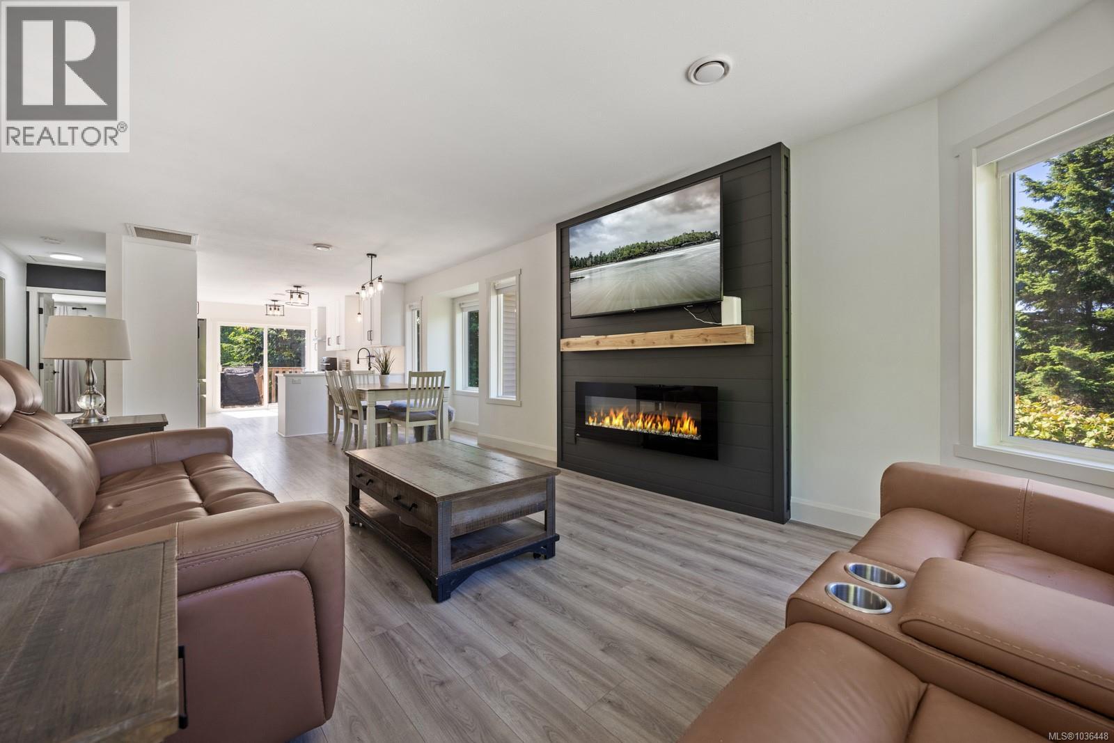 2203 Tamarack Dr - 8