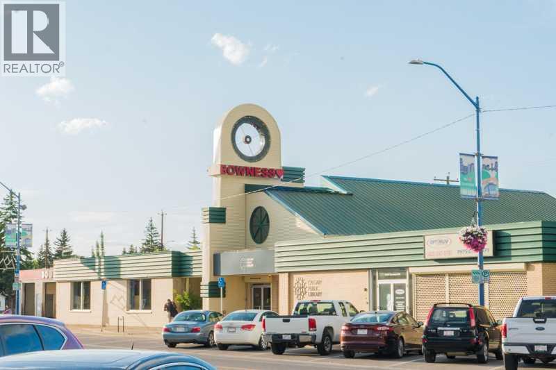8112 Bowness Road NW - 43