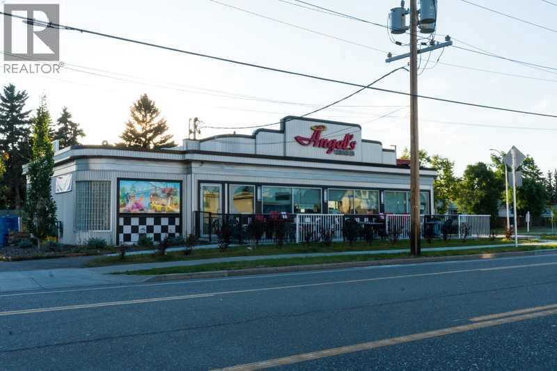 8112 Bowness Road NW - 44