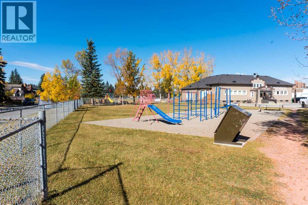 8112 Bowness Road NW - 40