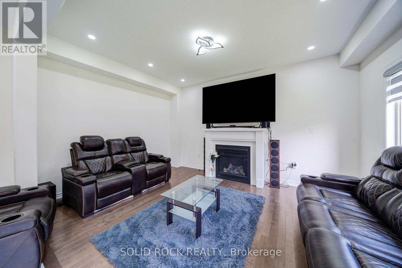 225 FLEETWOOD DRIVE - 10