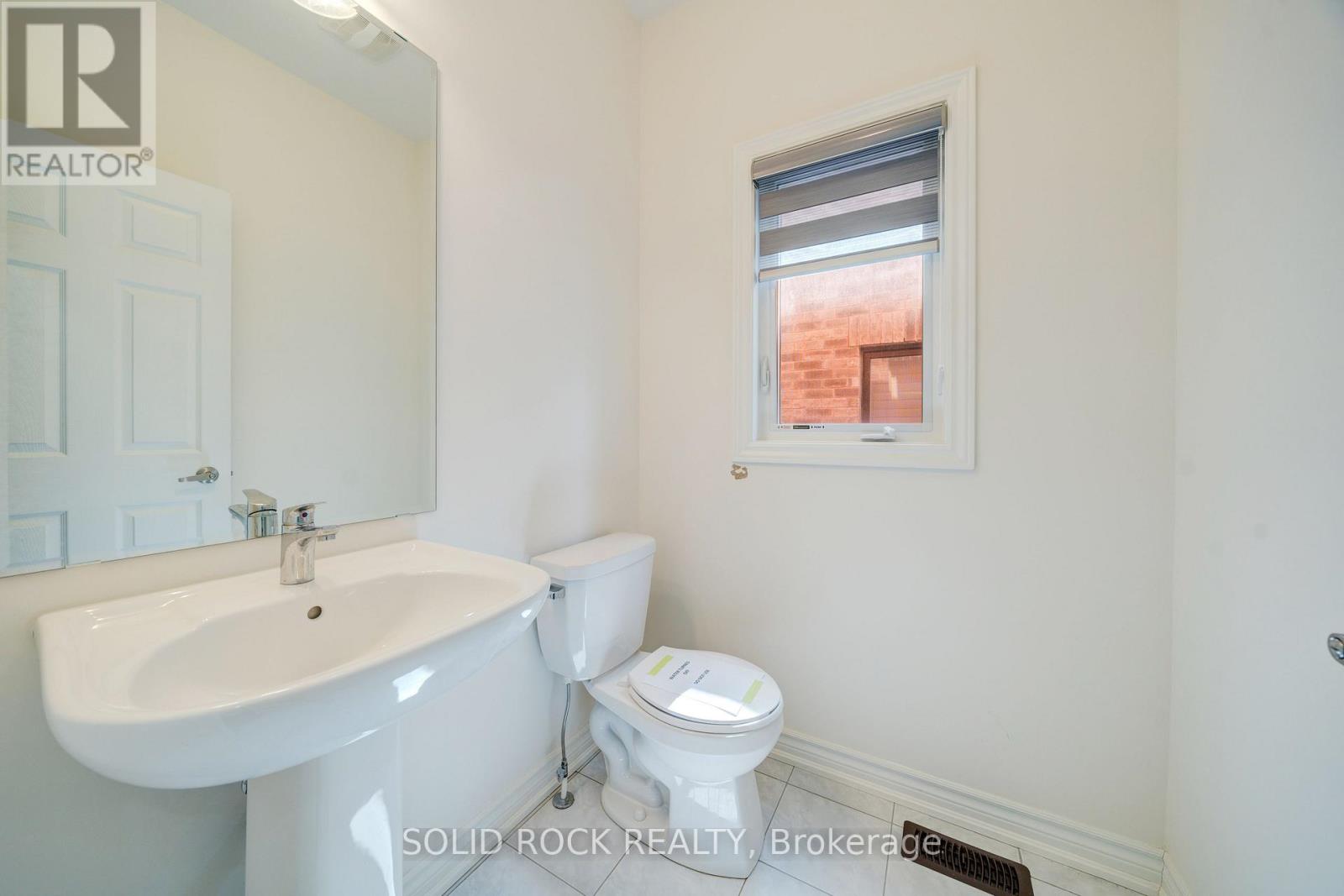 225 FLEETWOOD DRIVE - 11
