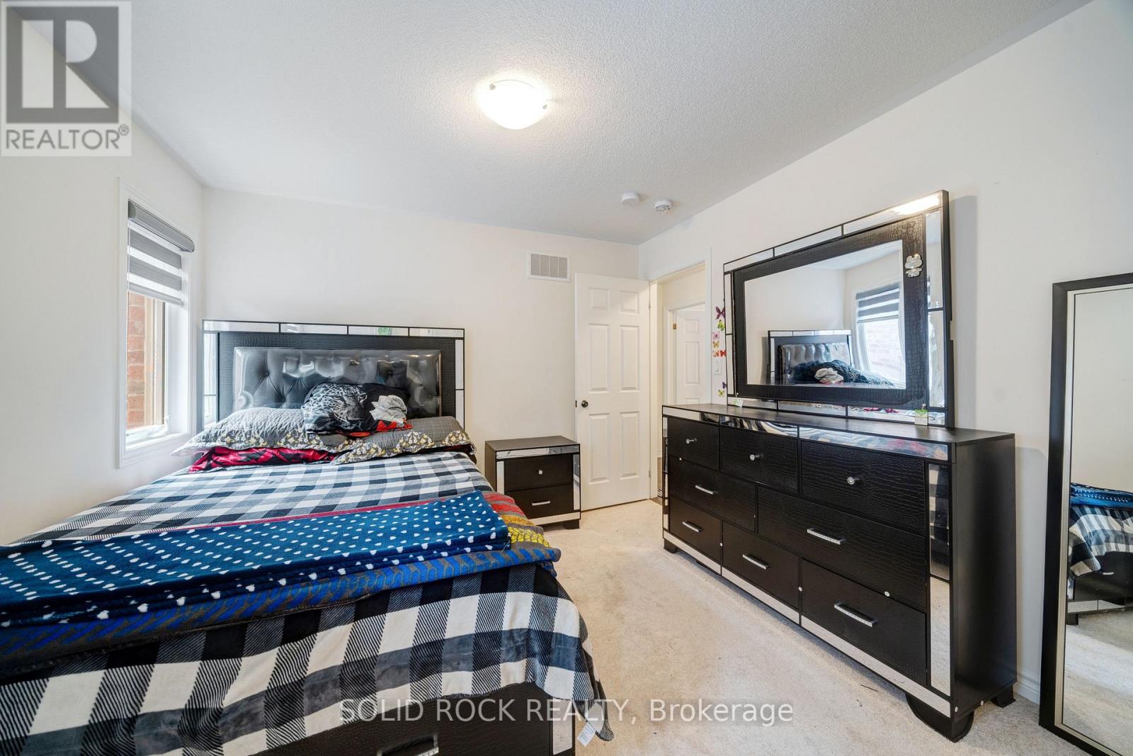 225 FLEETWOOD DRIVE - 17