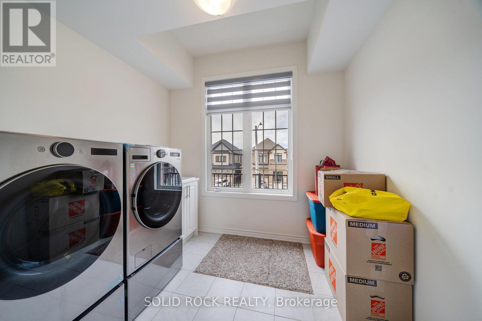 225 FLEETWOOD DRIVE - 25