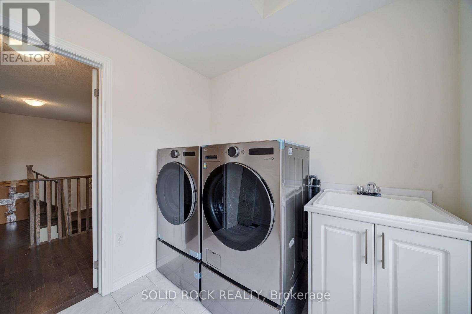 225 FLEETWOOD DRIVE - 26