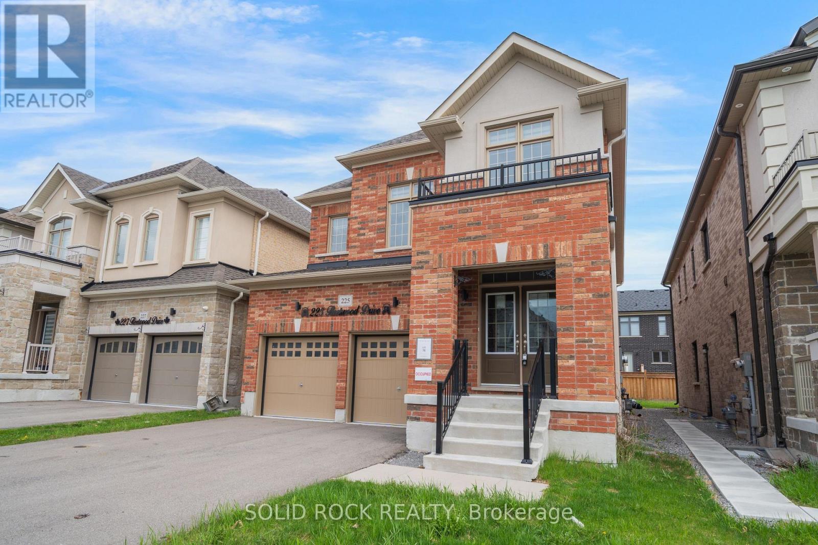 225 FLEETWOOD DRIVE - 33