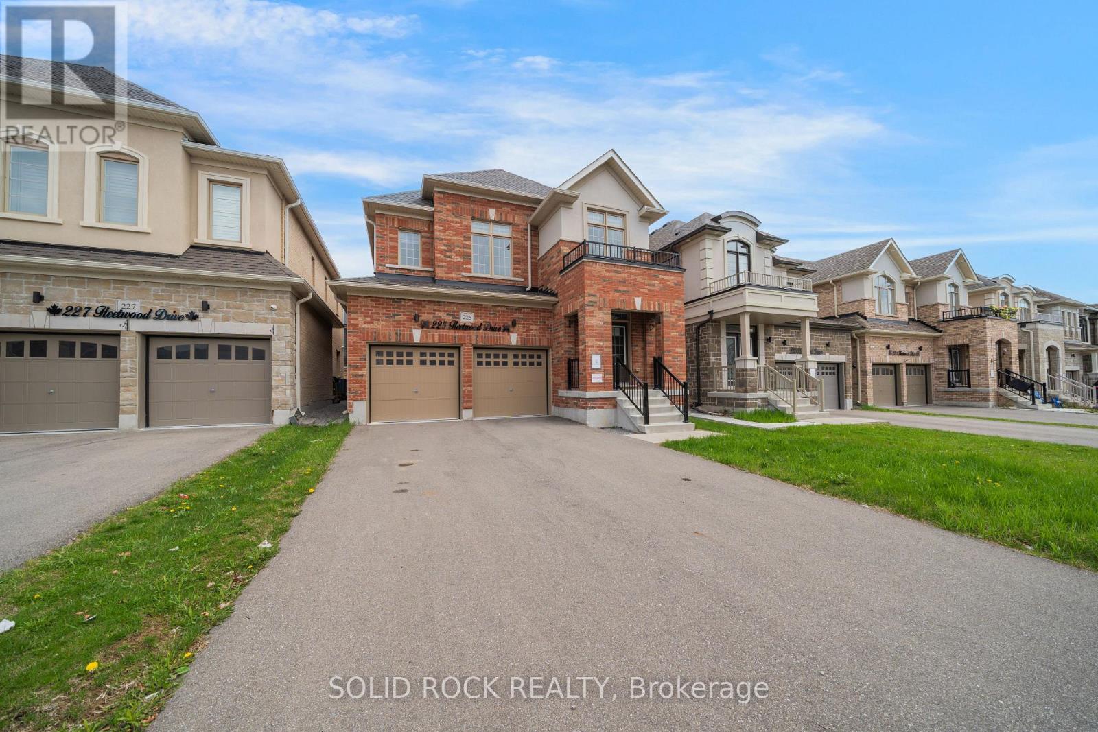 225 FLEETWOOD DRIVE - 34