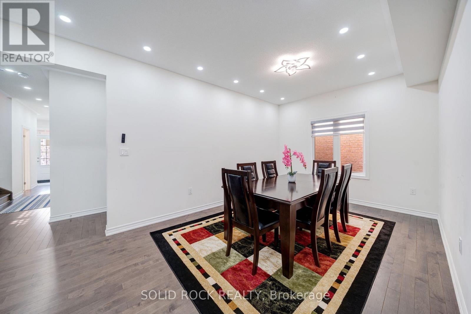 225 FLEETWOOD DRIVE - 4