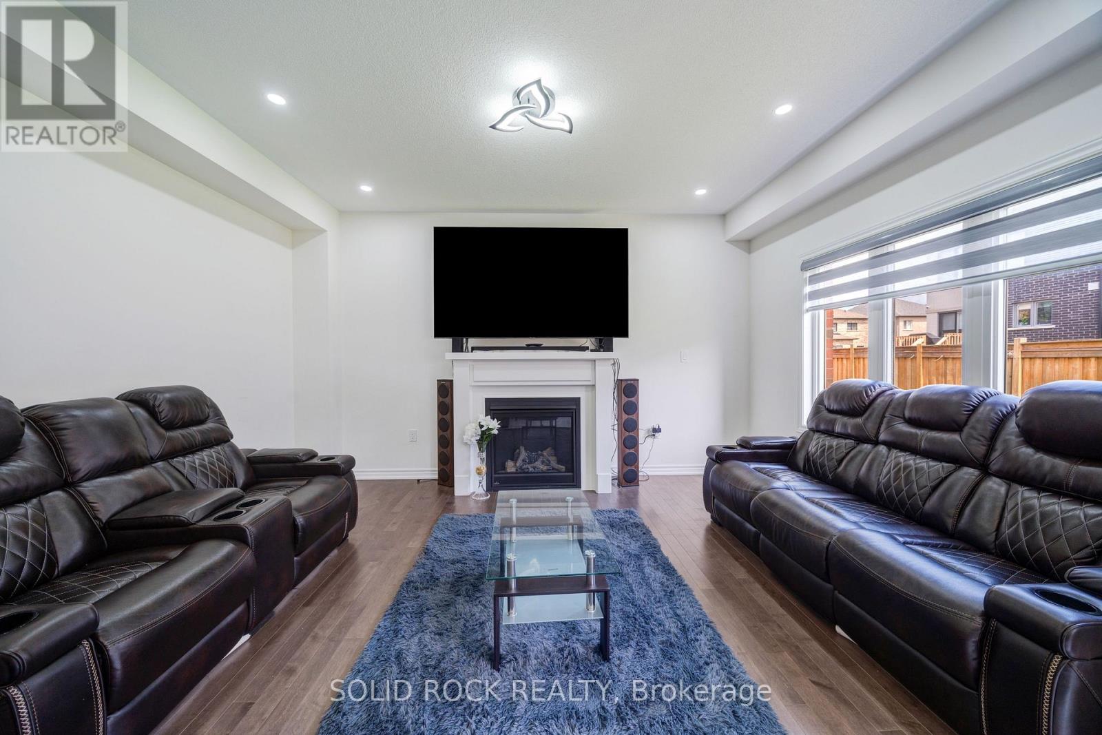 225 FLEETWOOD DRIVE - 9