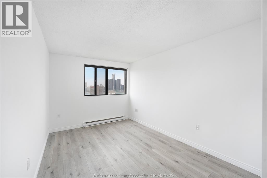 380 PELISSIER Unit# 1608, Windsor, Ontario, N9A6V7 — Photo 3