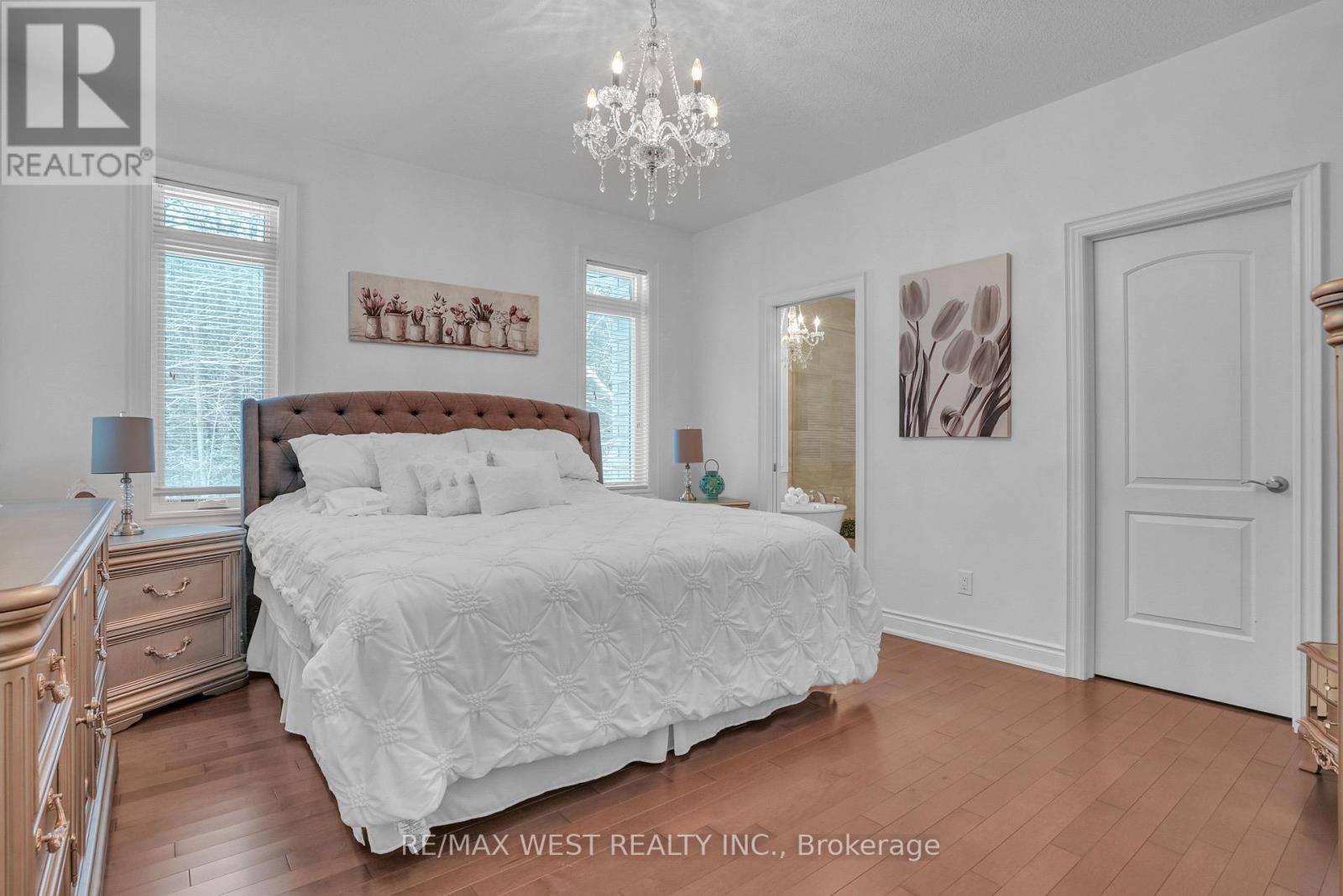 2 SYCAMORE CIRCLE - 11