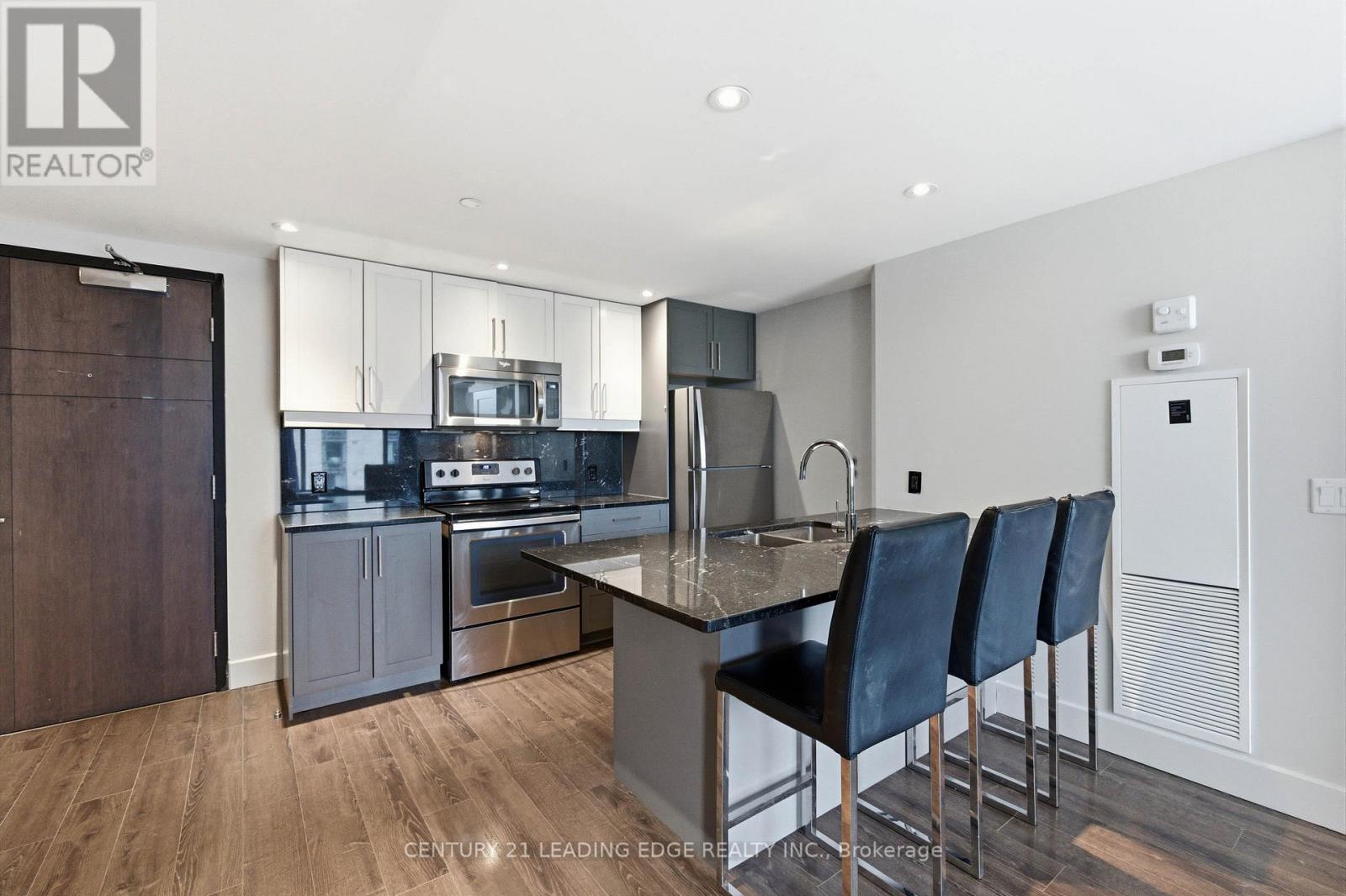 #C533 330 PHILLIP STREET - 2