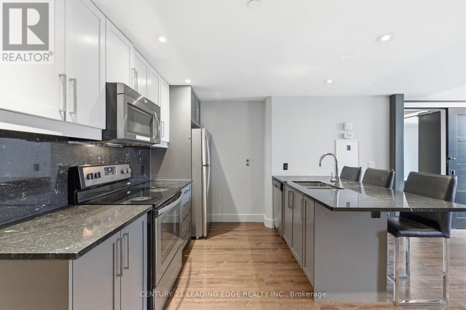#C533 330 PHILLIP STREET - 3