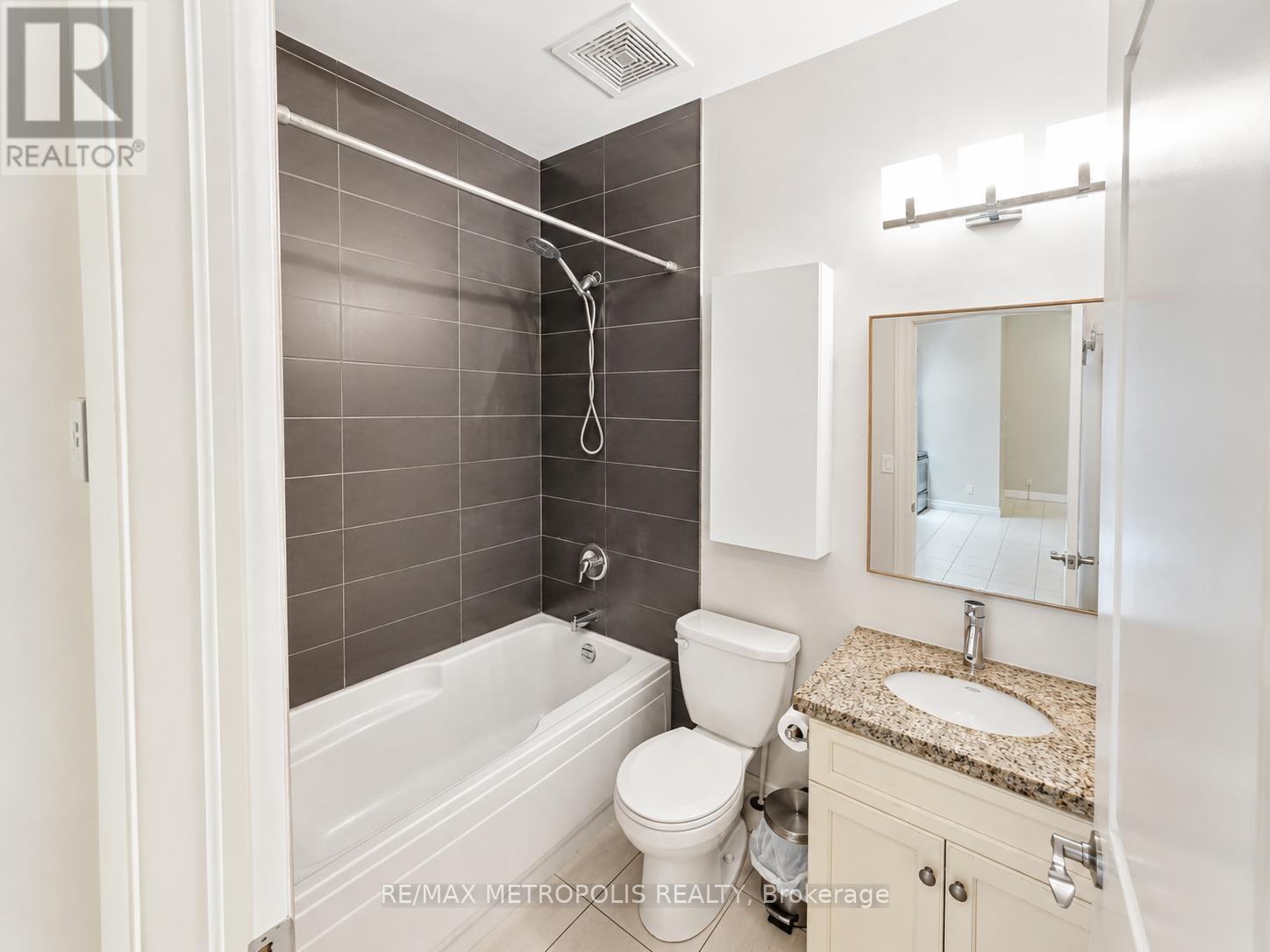 #110 25 CONCESSION STREET - 7