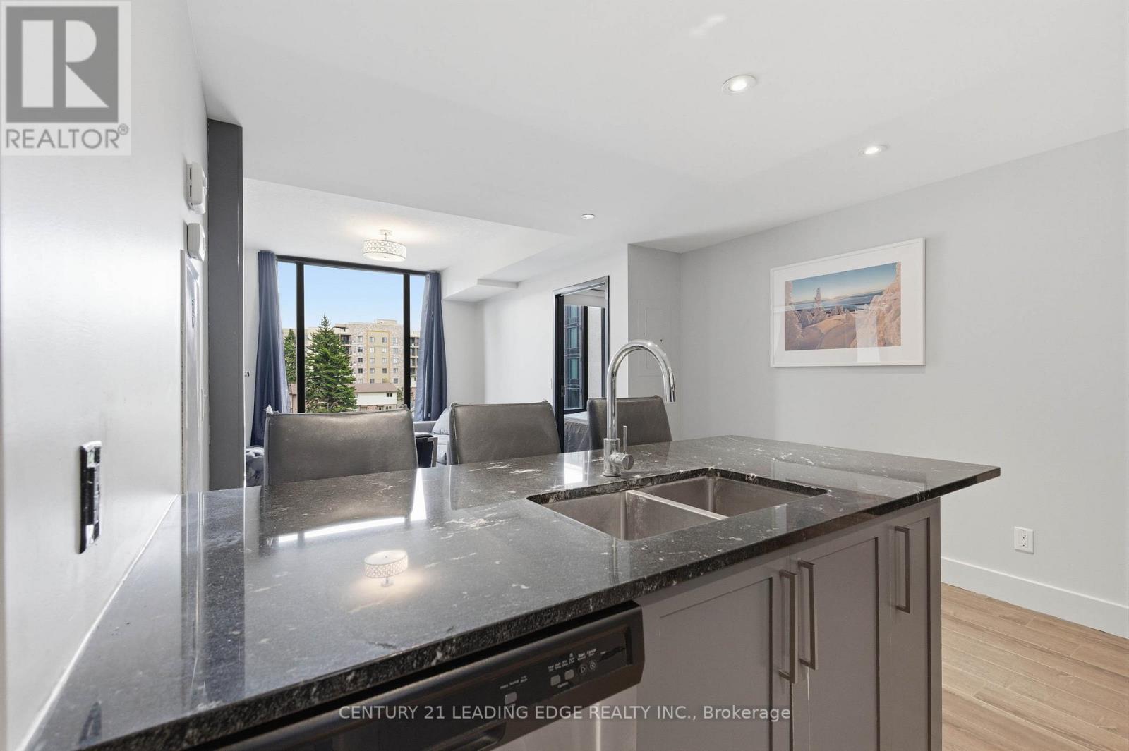 #C533 330 PHILLIP STREET - 4