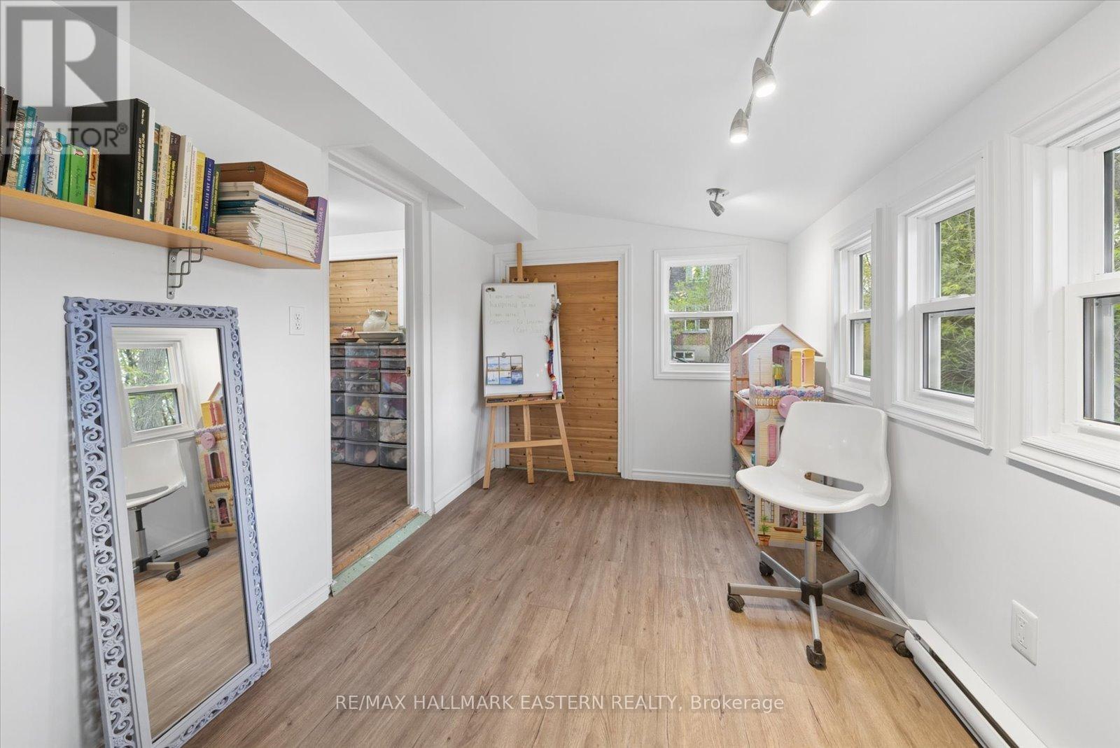 301 ENGLEBURN AVENUE - 34