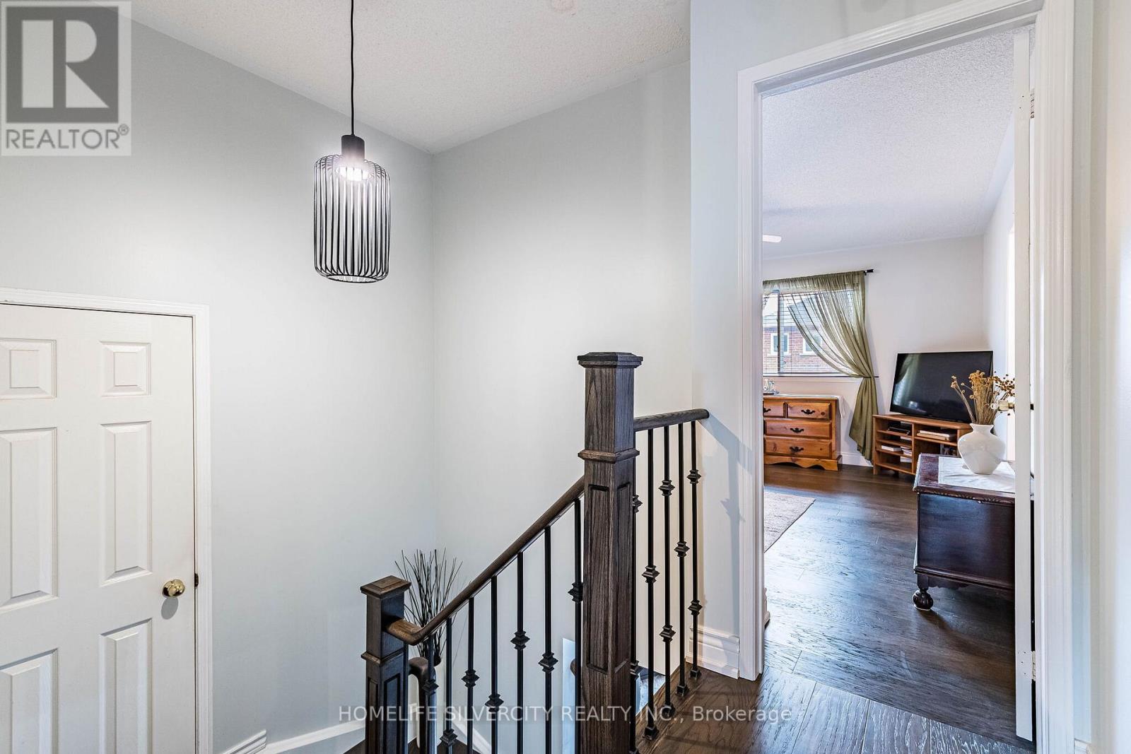 32 CONTINENTAL ROAD - 24