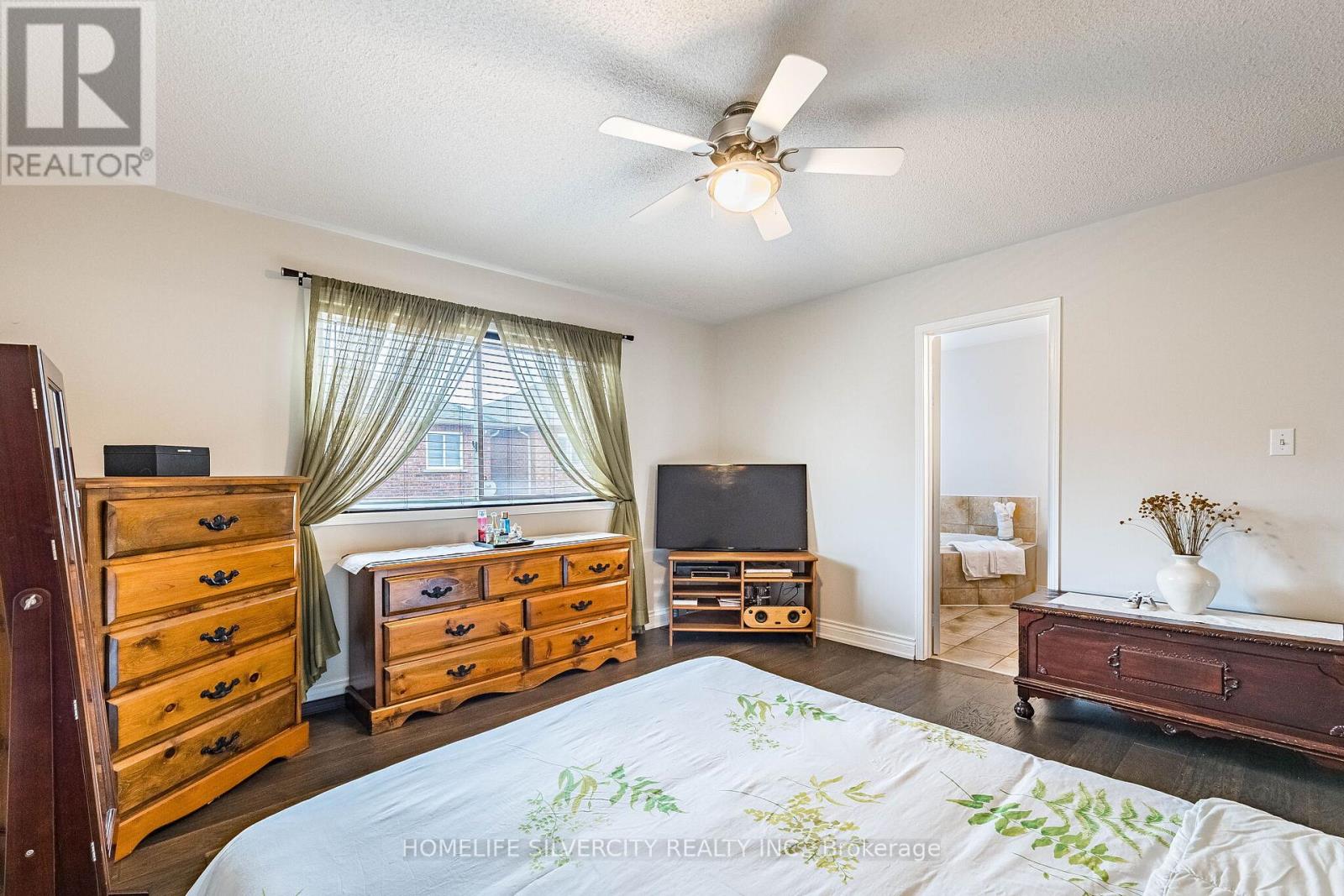 32 CONTINENTAL ROAD - 27