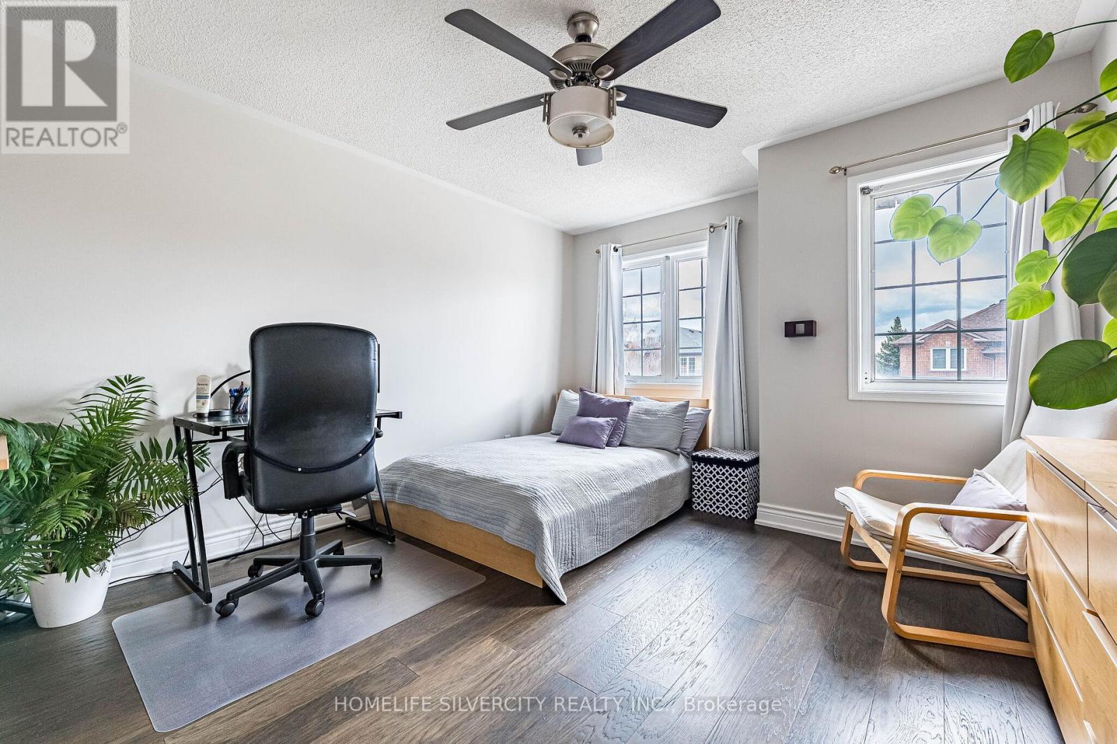 32 CONTINENTAL ROAD - 33