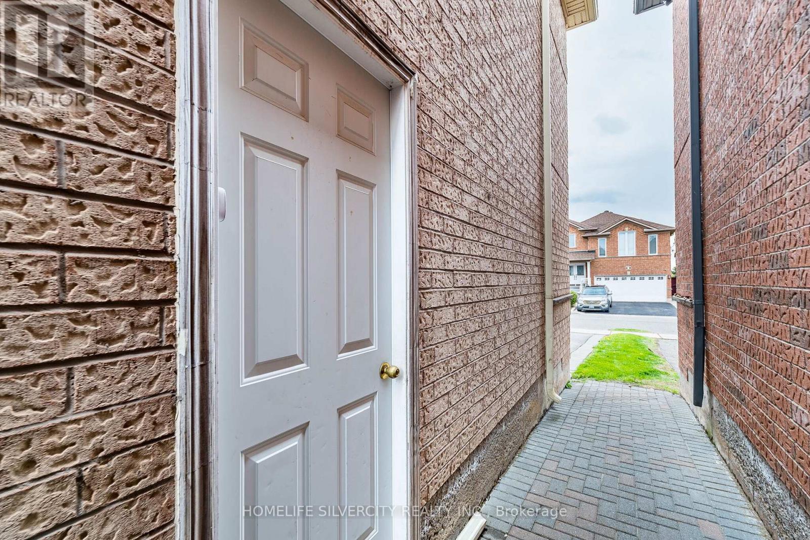32 CONTINENTAL ROAD - 50