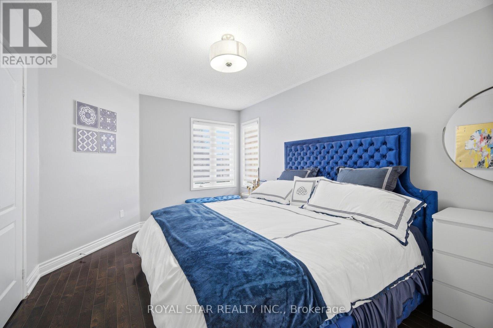 20 SUMMER MIST COURT - 25