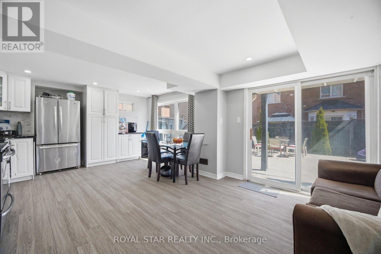 20 SUMMER MIST COURT - 38