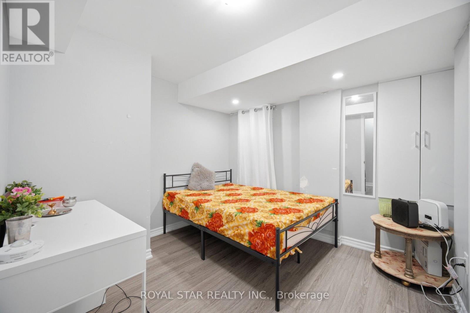 20 SUMMER MIST COURT - 45
