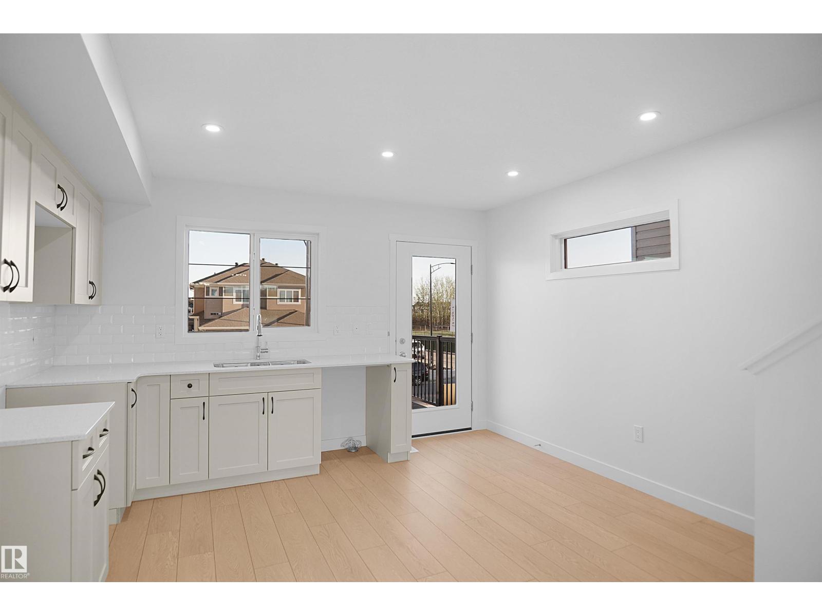 938 19 AV NW - 13