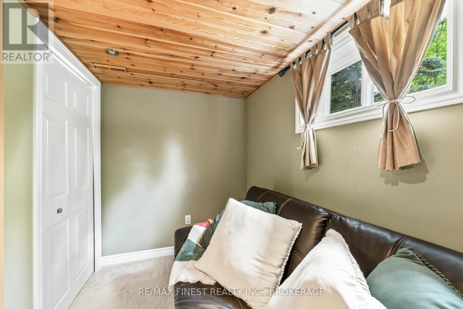 1429 AVONDALE CRESCENT - 34