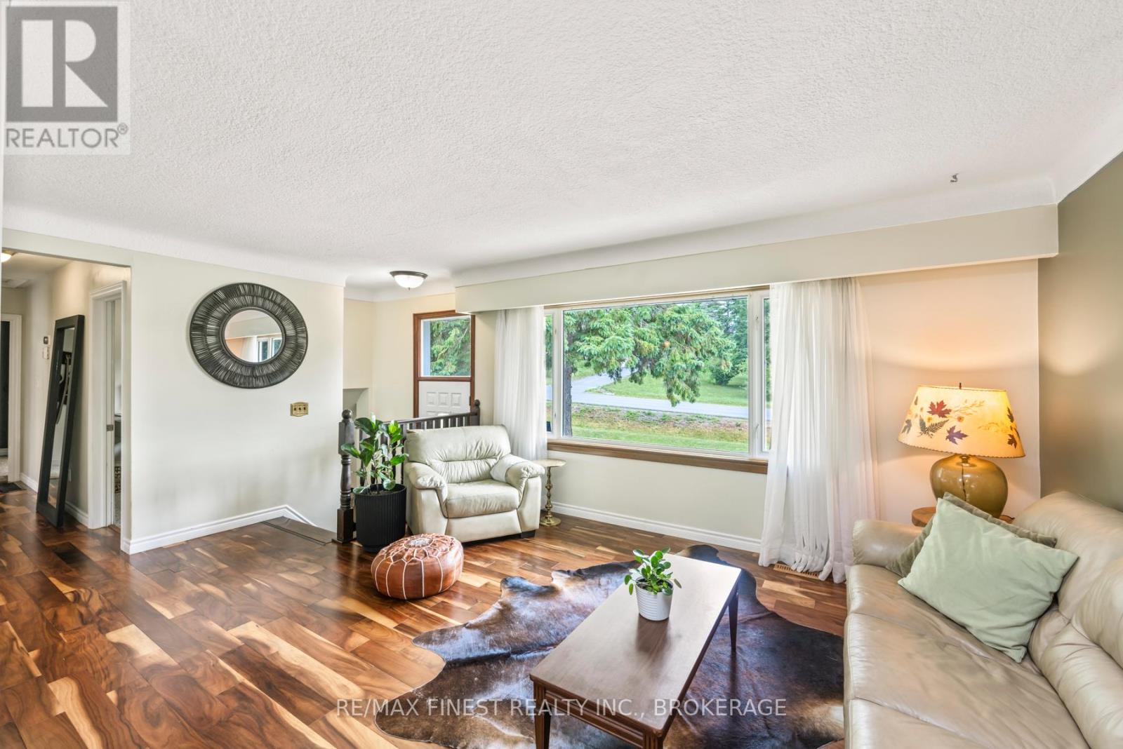 1429 AVONDALE CRESCENT - 9