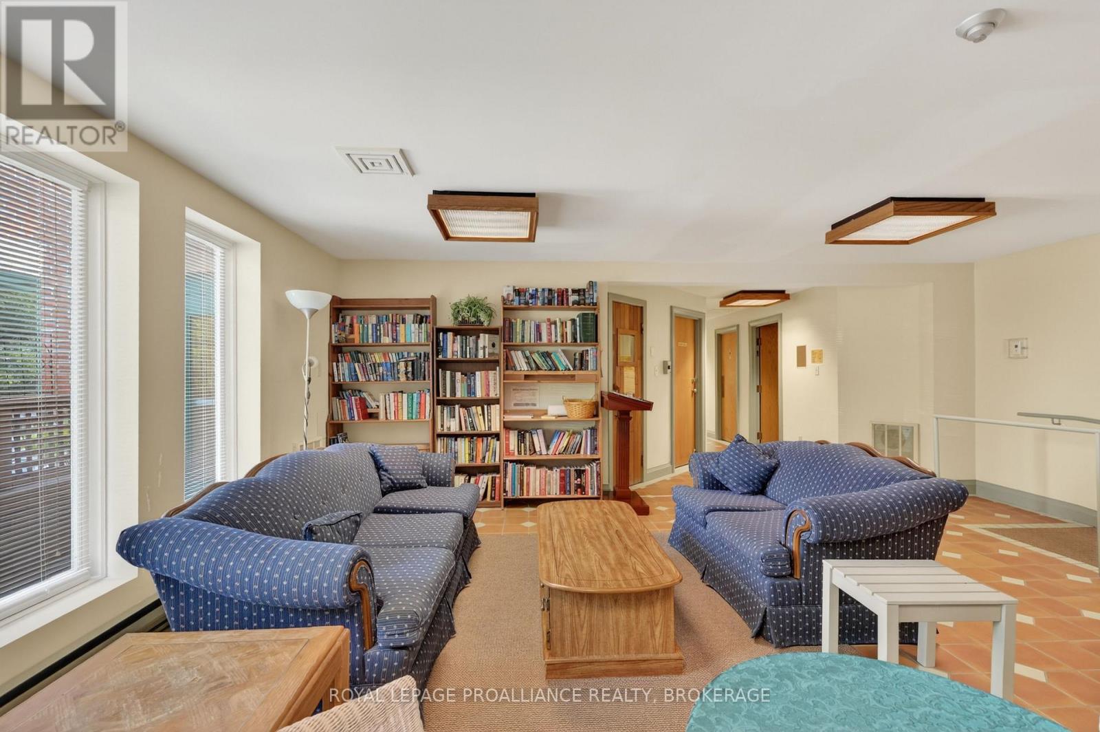 #202 2 BAY STREET - Image 15