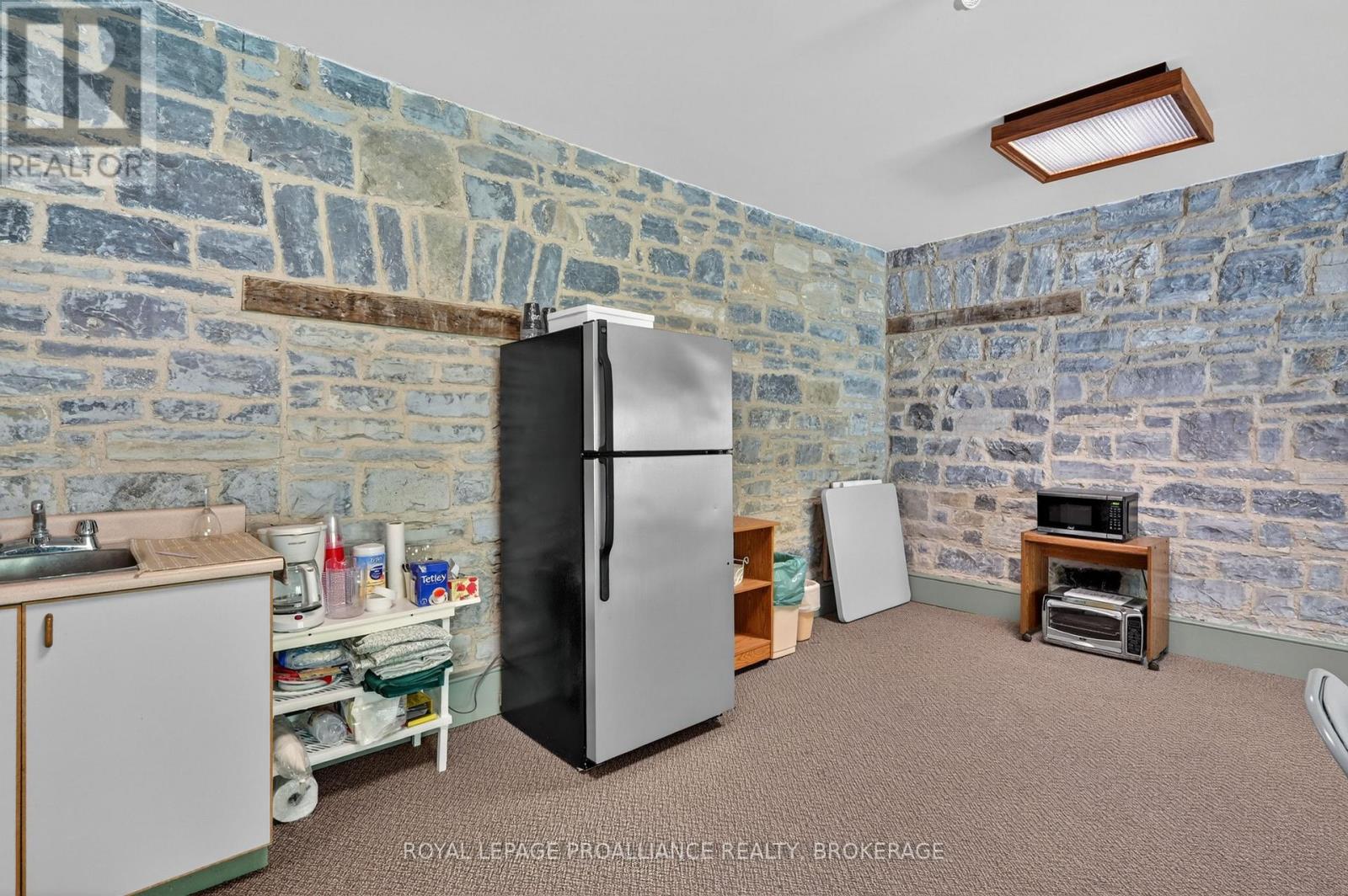 #202 2 BAY STREET - Image 17