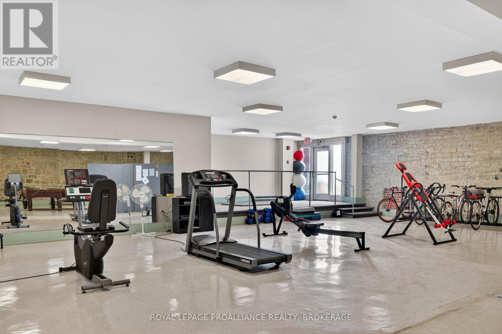 #202 2 BAY STREET - Image 21
