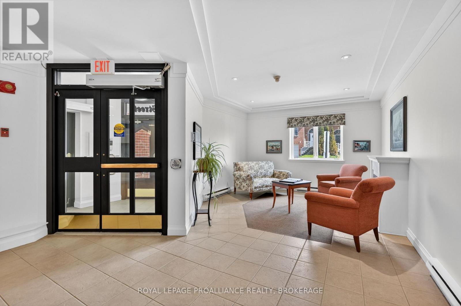 #202 2 BAY STREET - Image 5