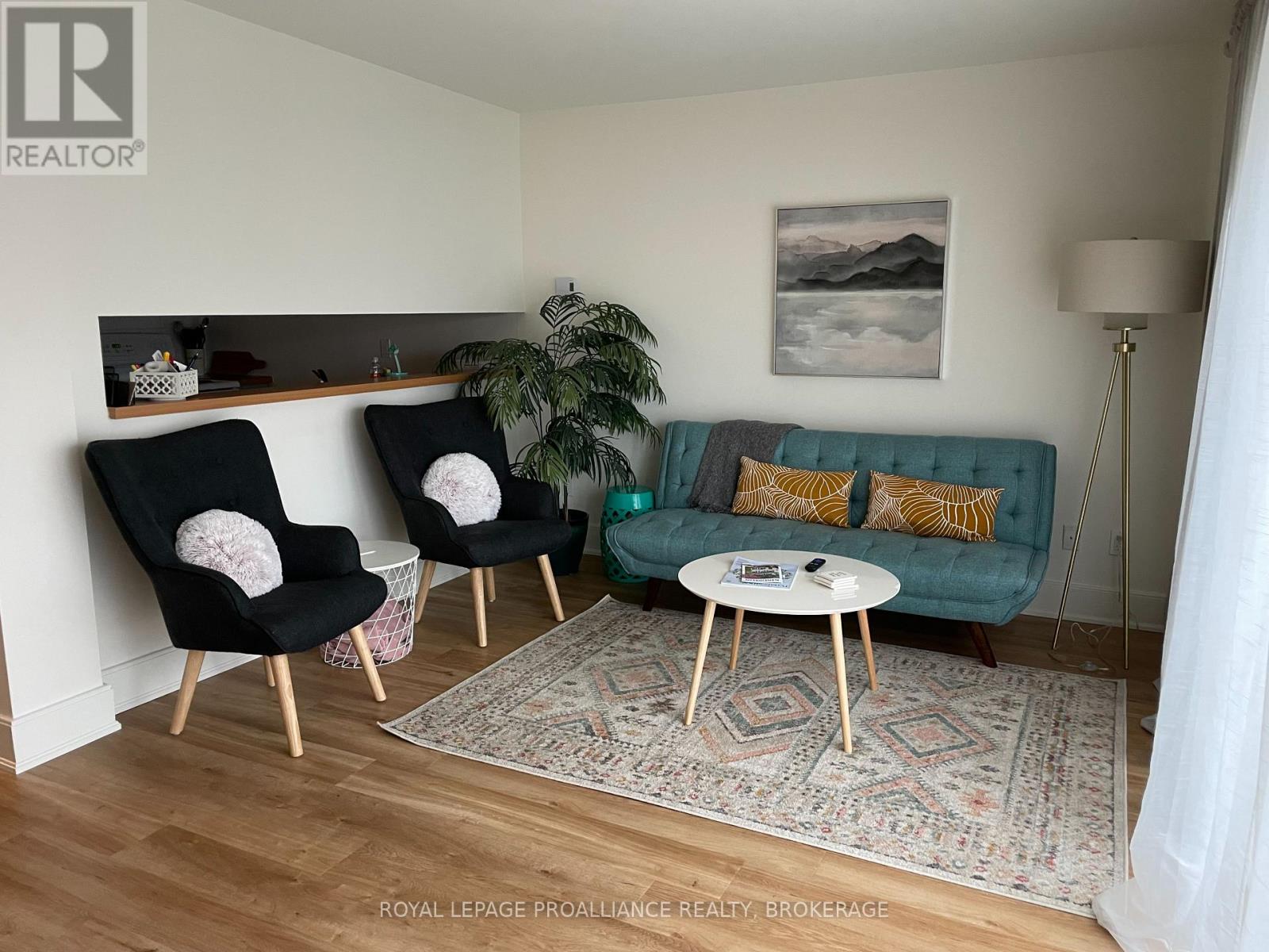 #202 2 BAY STREET - Image 9